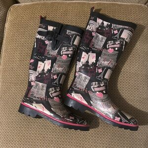 Paris Rain Boots (size 6)